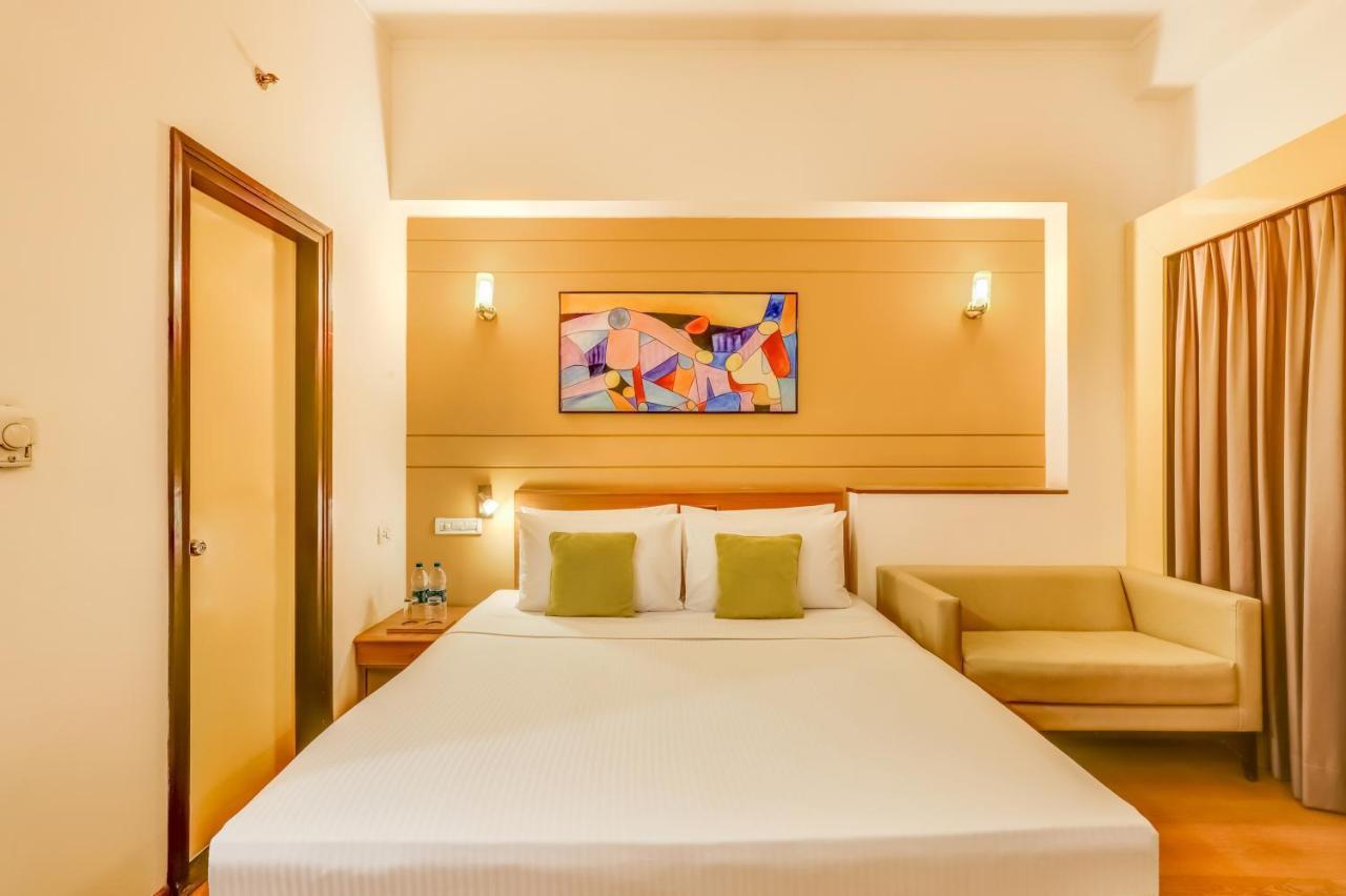 Lemon Tree Hotel, East Delhi Mall, Kaushambi Ghaziabad Buitenkant foto
