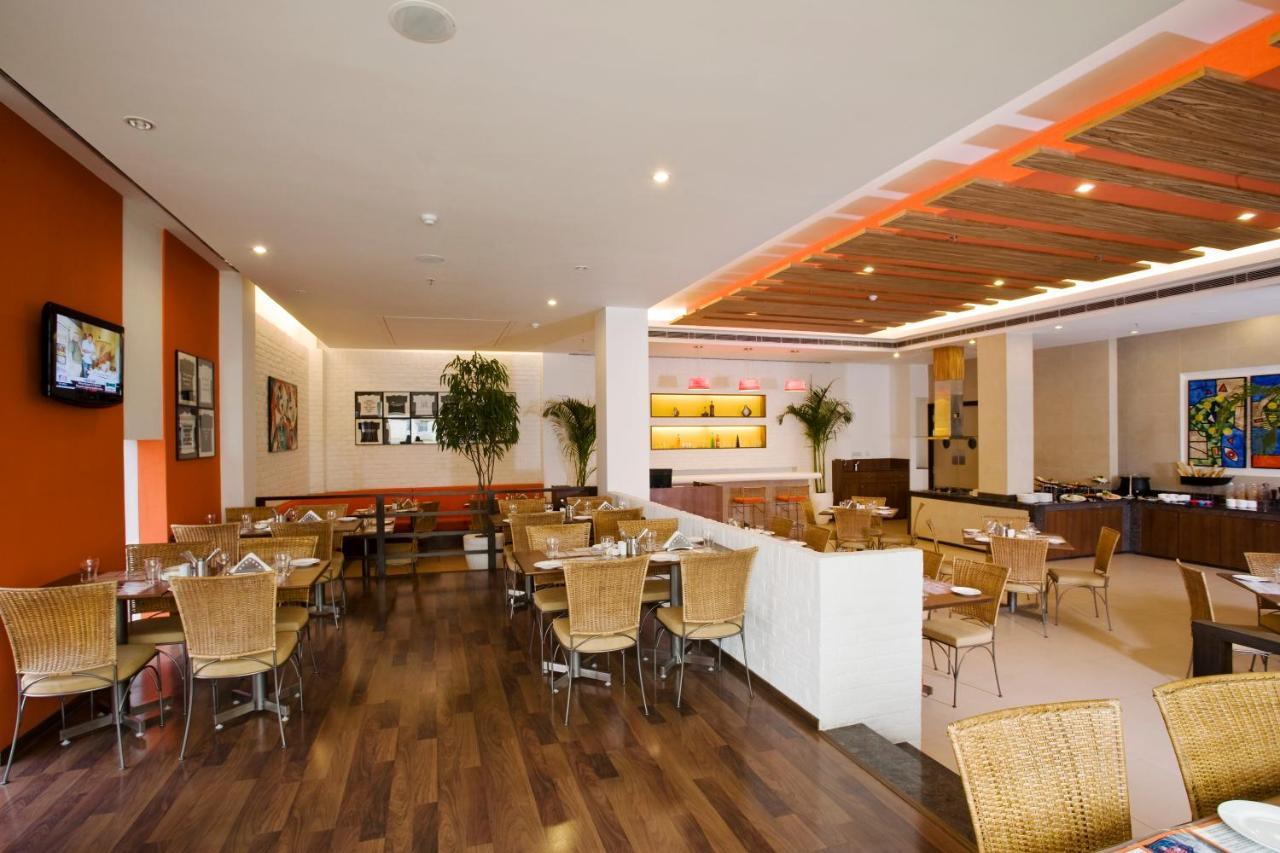 Lemon Tree Hotel, East Delhi Mall, Kaushambi Ghaziabad Buitenkant foto